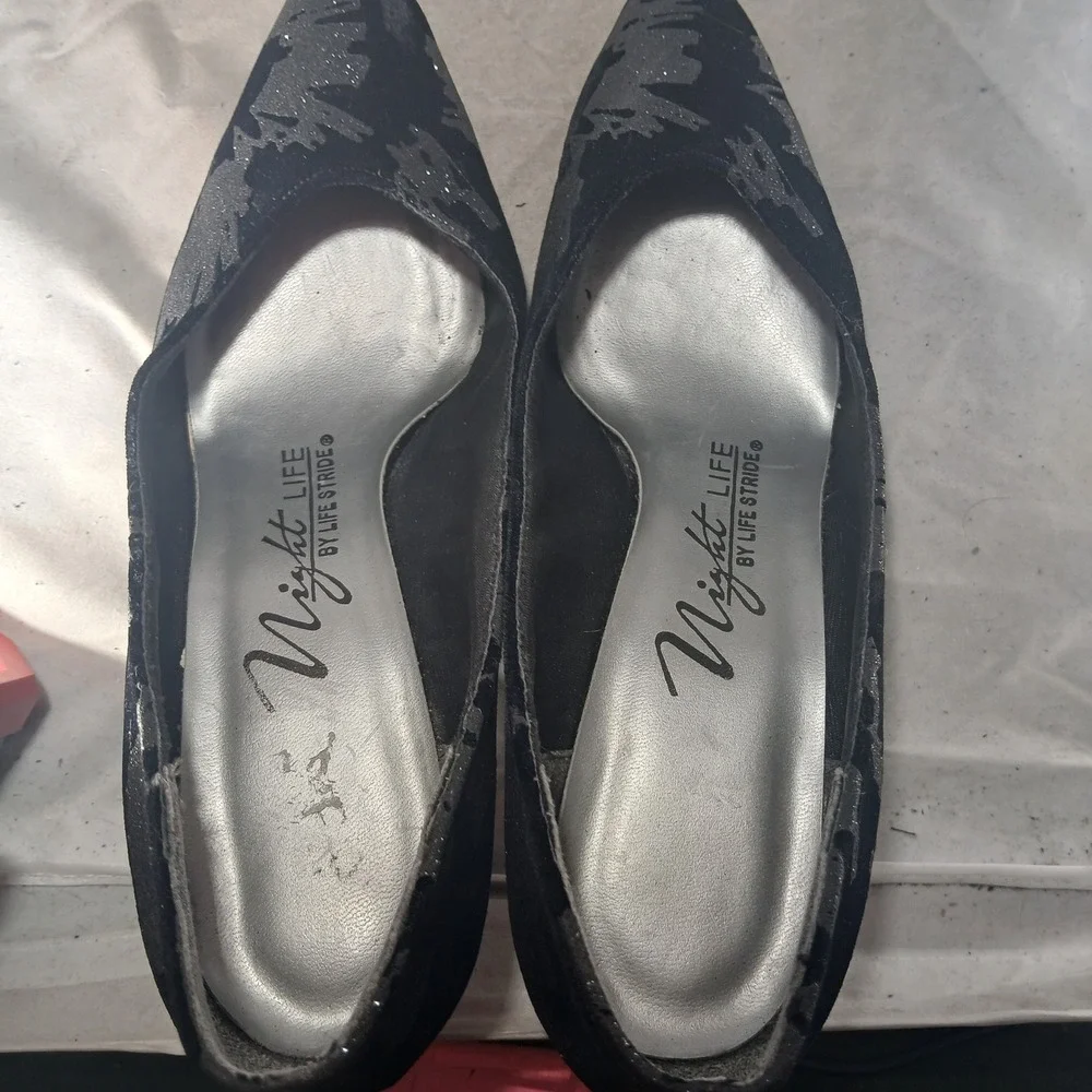 Night Life by Life Stride Womens 7.5‎ M Black Silver Glitter Velvet Pumps Heels
